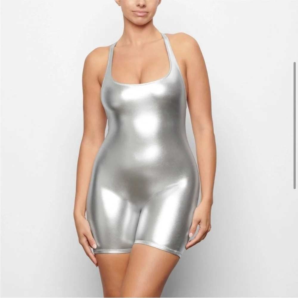 SKIMS Metallic Swim Romper Women's 4X Nickel Silver Racerback Bodysuit
